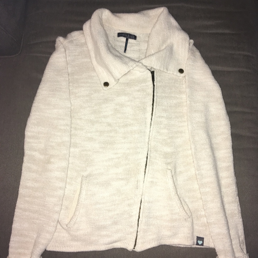 Kendall & Kylie Seater